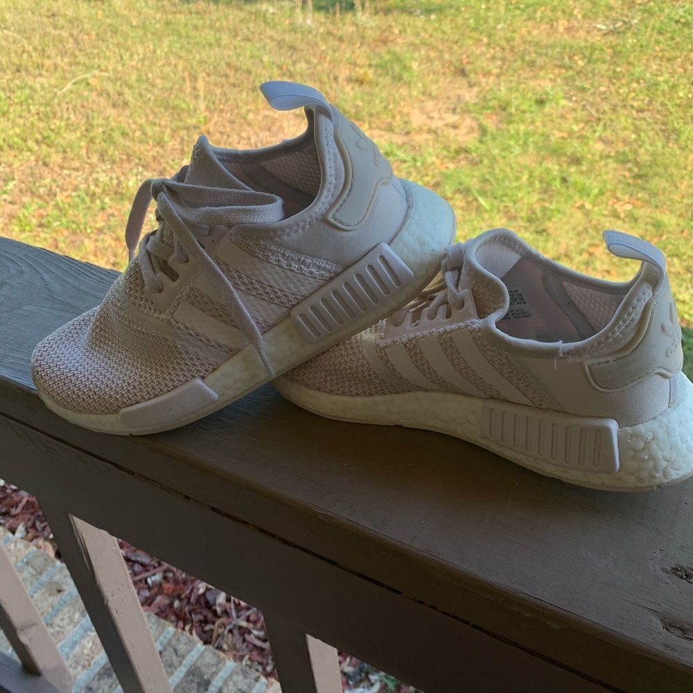 Adidas NMD R1 shoes